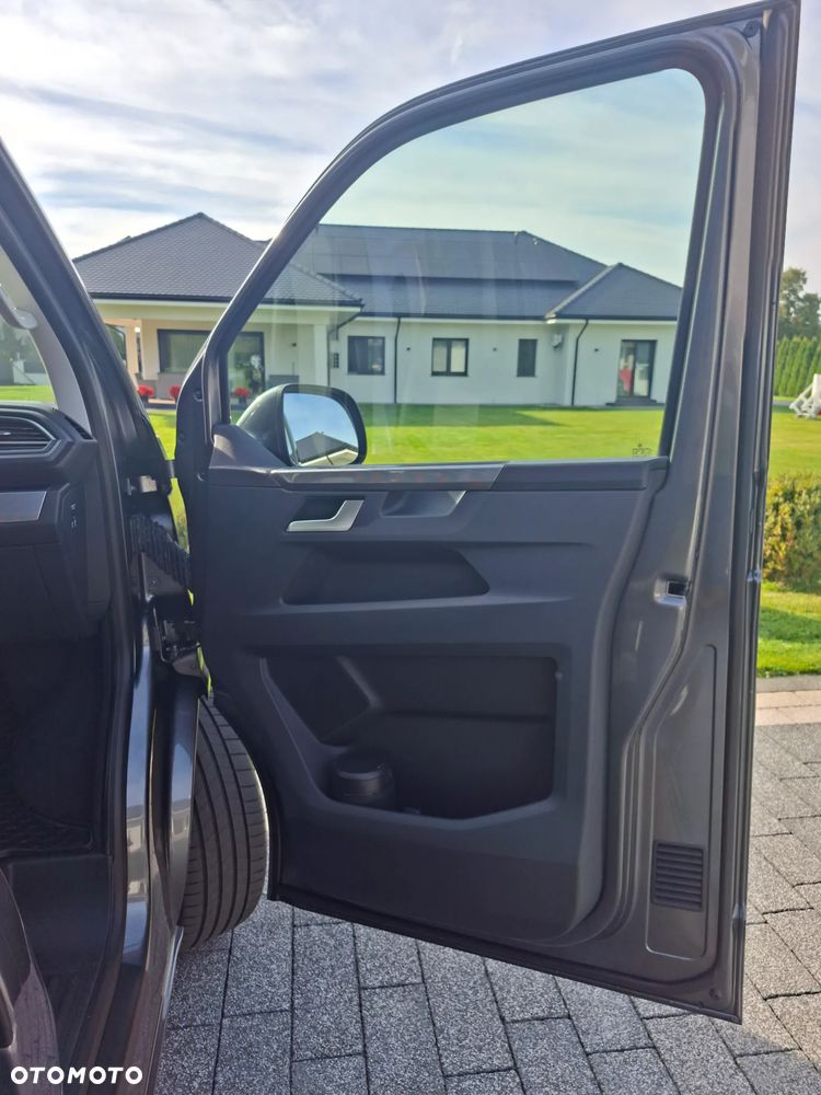Volkswagen Multivan - 21