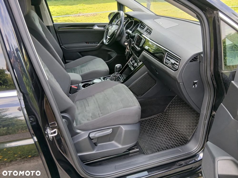 Volkswagen Touran 2.0 TDI SCR DSG Highline - 16