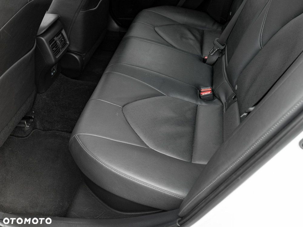 Toyota Camry - 26