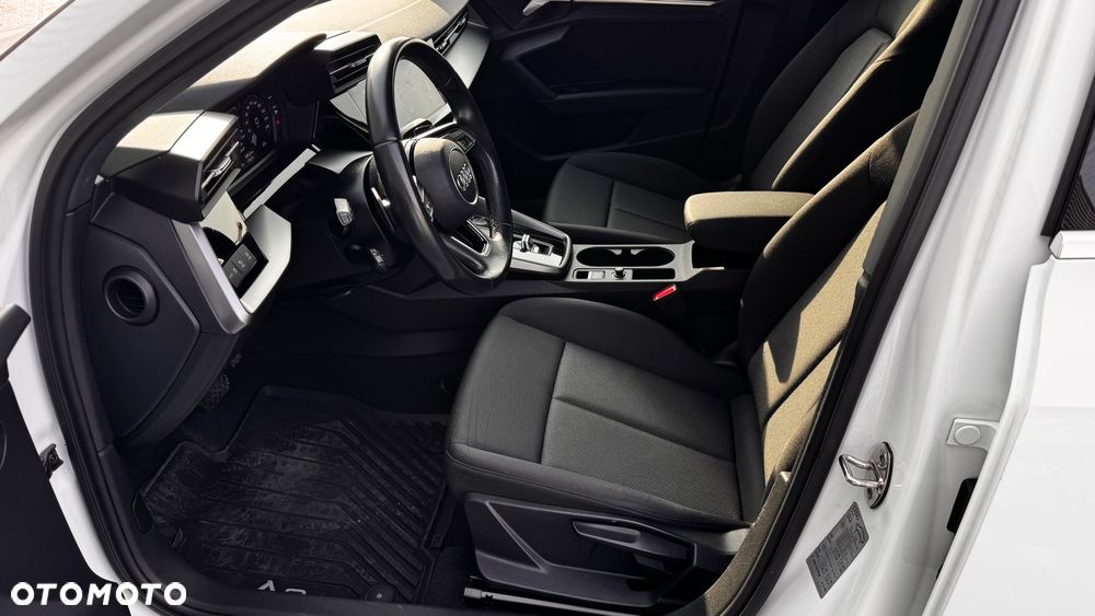 Audi A3 Sportback 30 TDI S tronic - 32