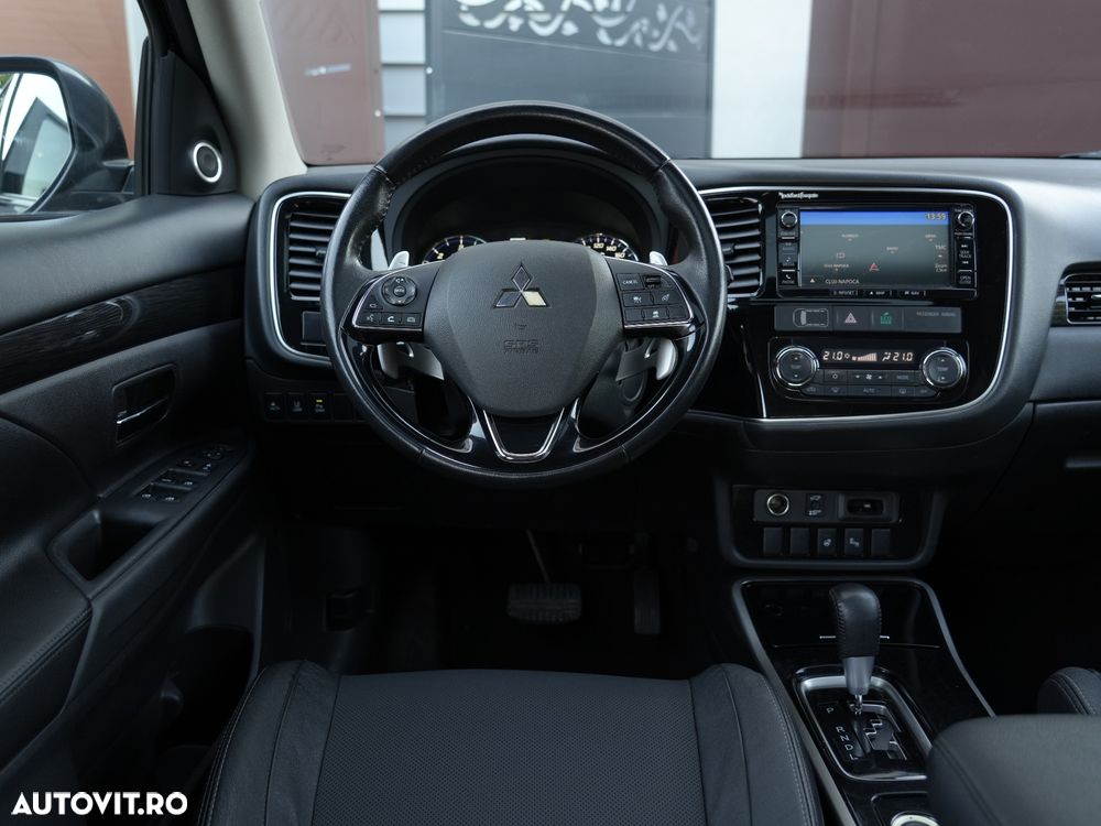 Mitsubishi Outlander 2.2 DI-D 4WD Automatik Diamant Edition - 18