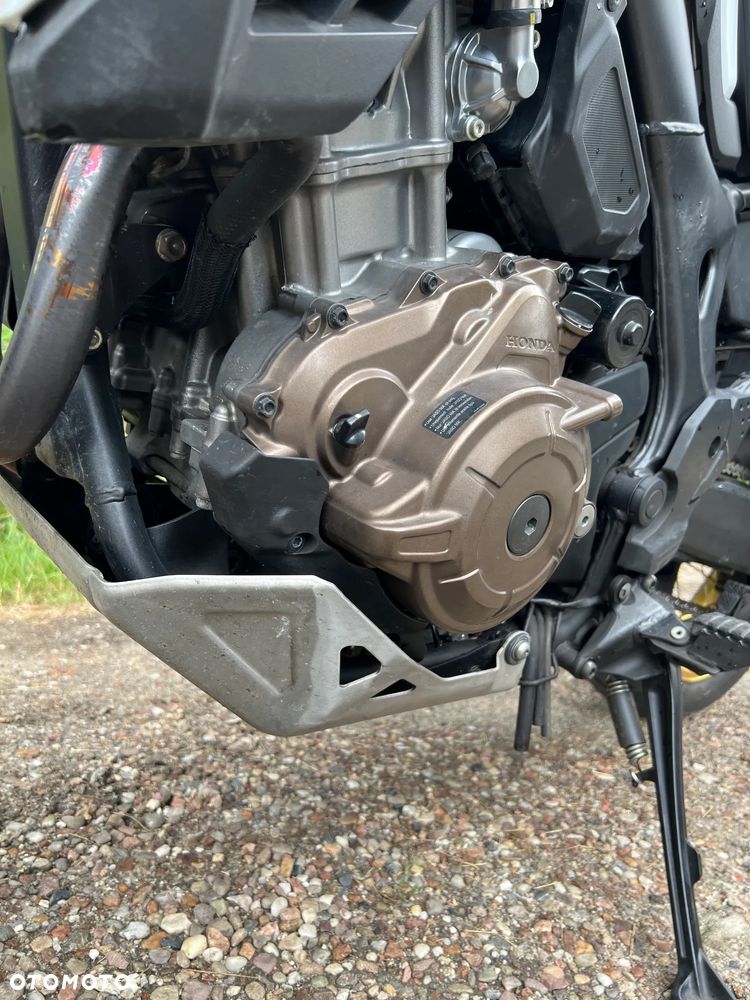 Honda CRF - 8