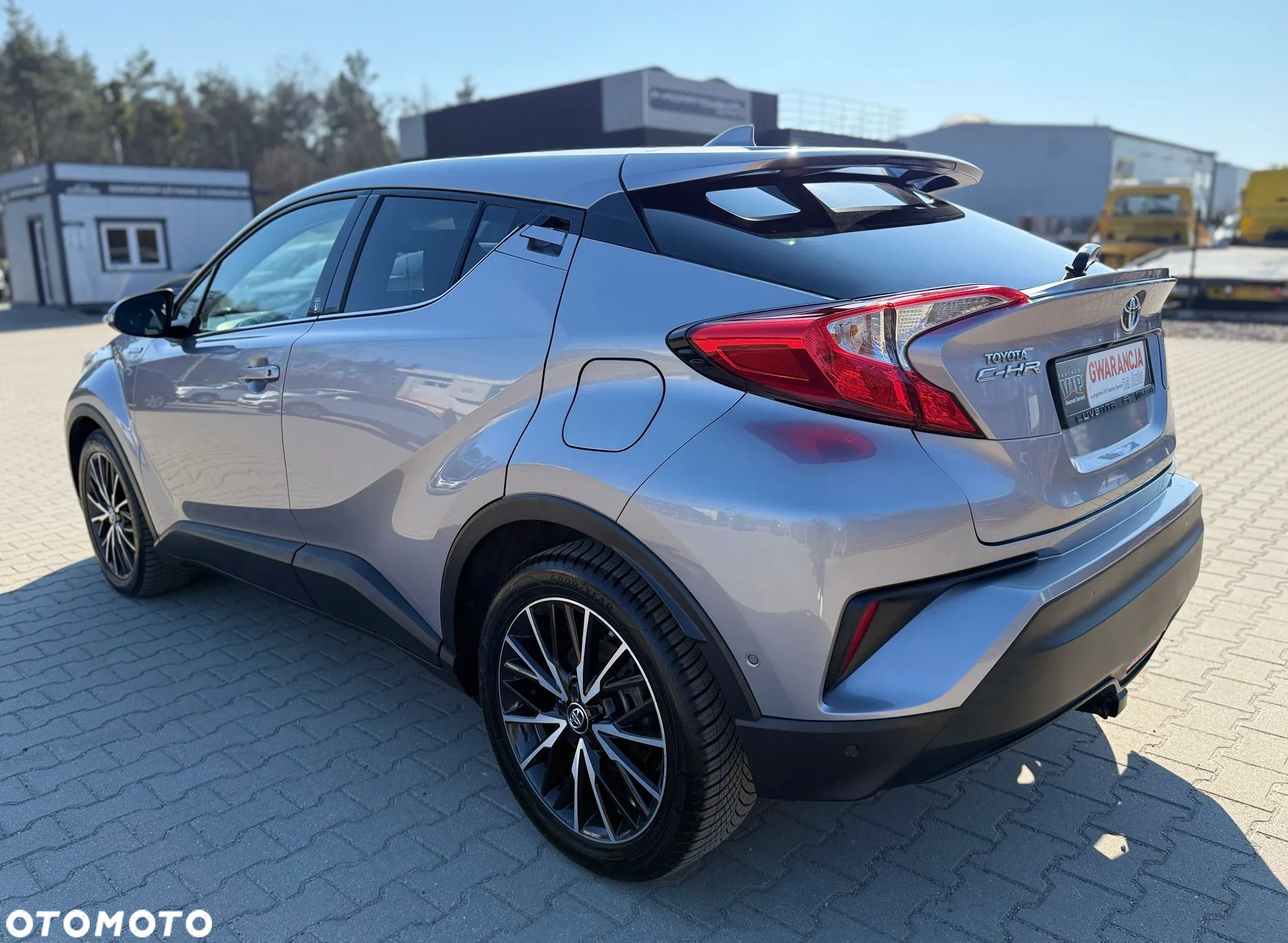 Toyota C-HR 1.8 Hybrid Team Deutschland - 4