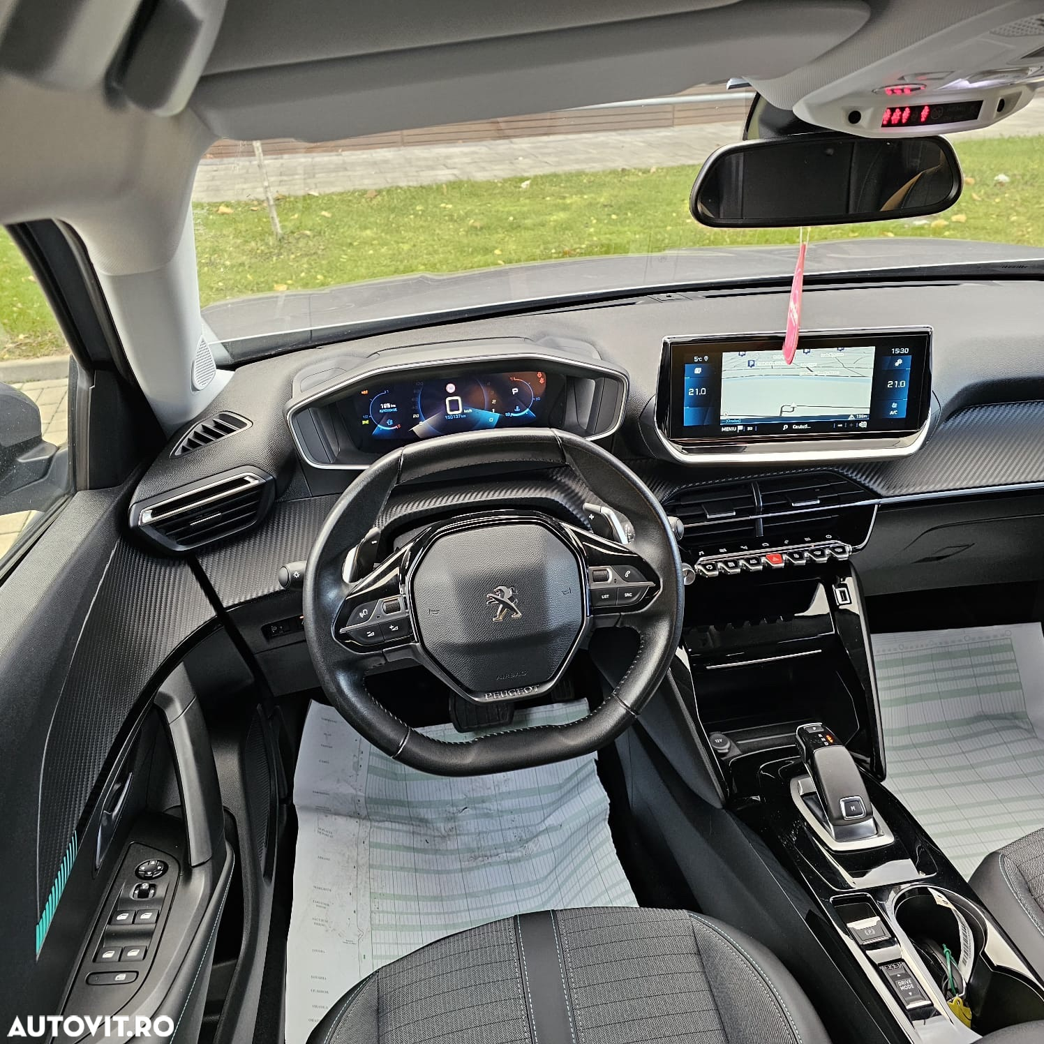 Peugeot 2008 1.5 BlueHDI 130 S&S EAT8 Allure - 11