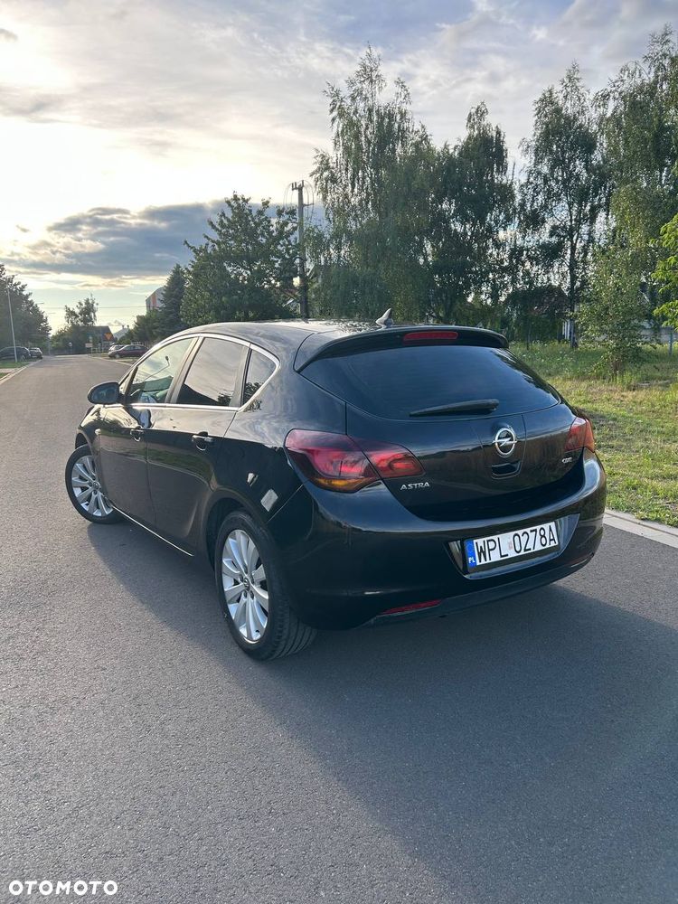 Opel Astra 1.7 CDTI Cosmo - 9