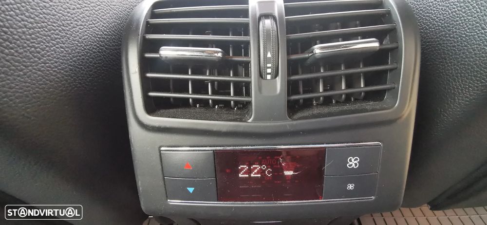 Mercedes-Benz E 250 BlueTEC 4Matic 7G-TRONIC Edition - 38