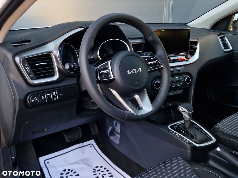 Kia XCeed - 10