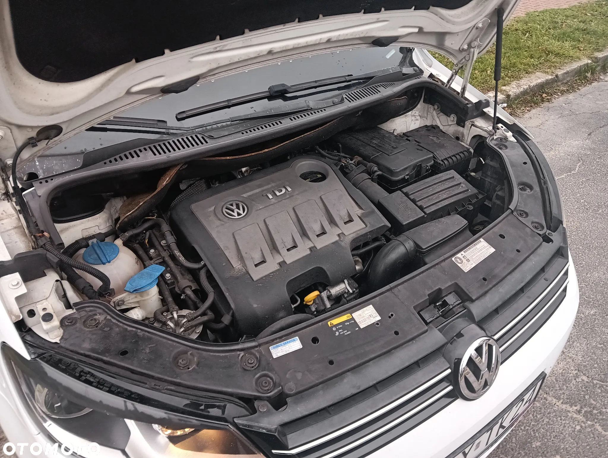 Volkswagen Touran 2.0 TDI DPF BlueMotion Technology DSG Comfortline - 35
