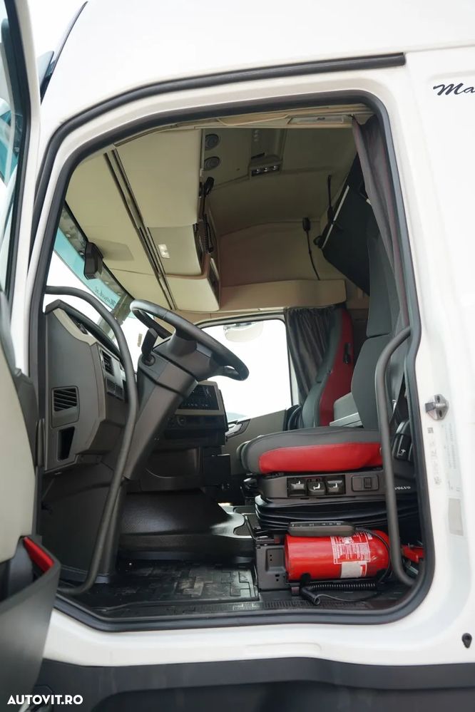 Volvo FH 460 / KIT / I-PARK COOL / MEGA / PLATFORMĂ JOSĂ / + FLIEGL / MEGA CORTINĂ / LOCĂ DIN OȚEL - 7 M / ACOPERIȘ RIDICAT / PLATFORMĂ JOSĂ - 26
