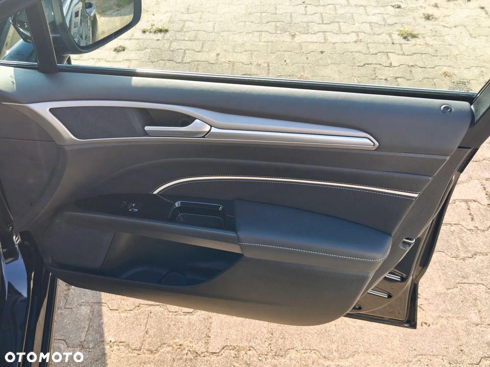 Ford Mondeo 2.0 Hybrid Vignale - 22
