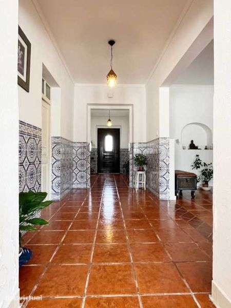 Moradia Térrea em banda com Garagem toda Remodelada _ Oportunidade - Grande imagem: 2/12