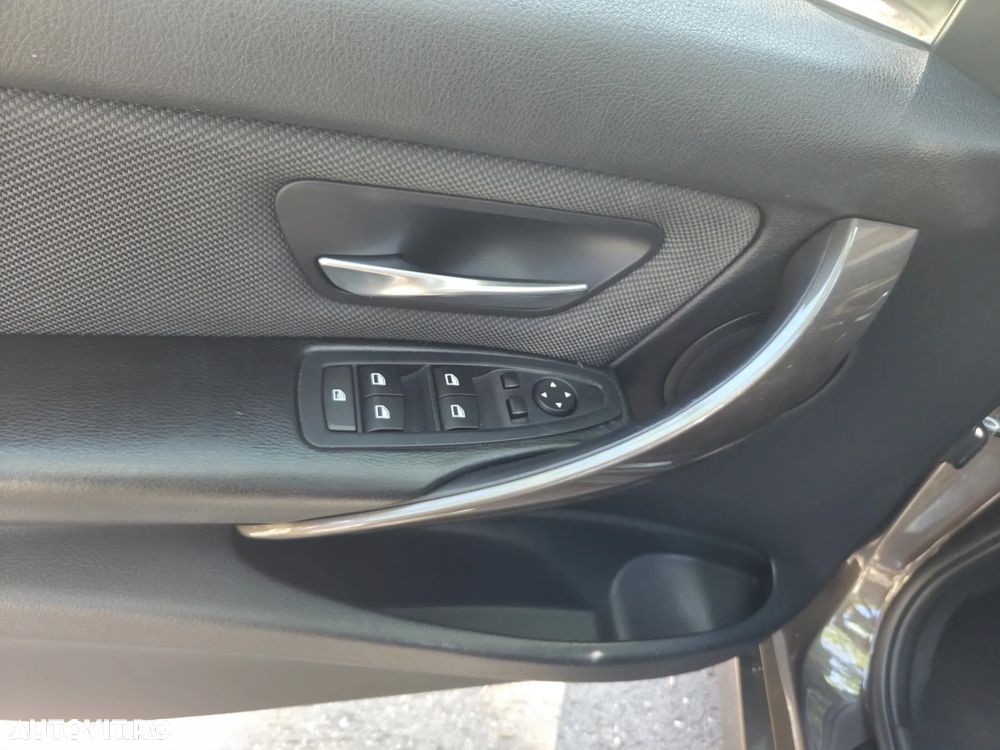 BMW Seria 3 316i Aut. Modern Line - 25