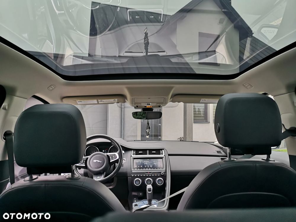 Jaguar E-Pace P250 AWD R-Dynamic SE - 26