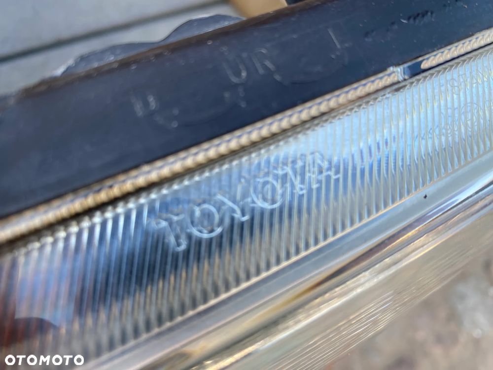 lampa corolla verso lift lewa eu cała czarna - 4