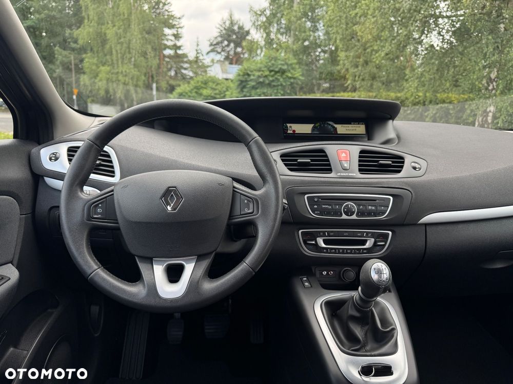 Renault Scenic 1.6 16V Luxe Expression - 29