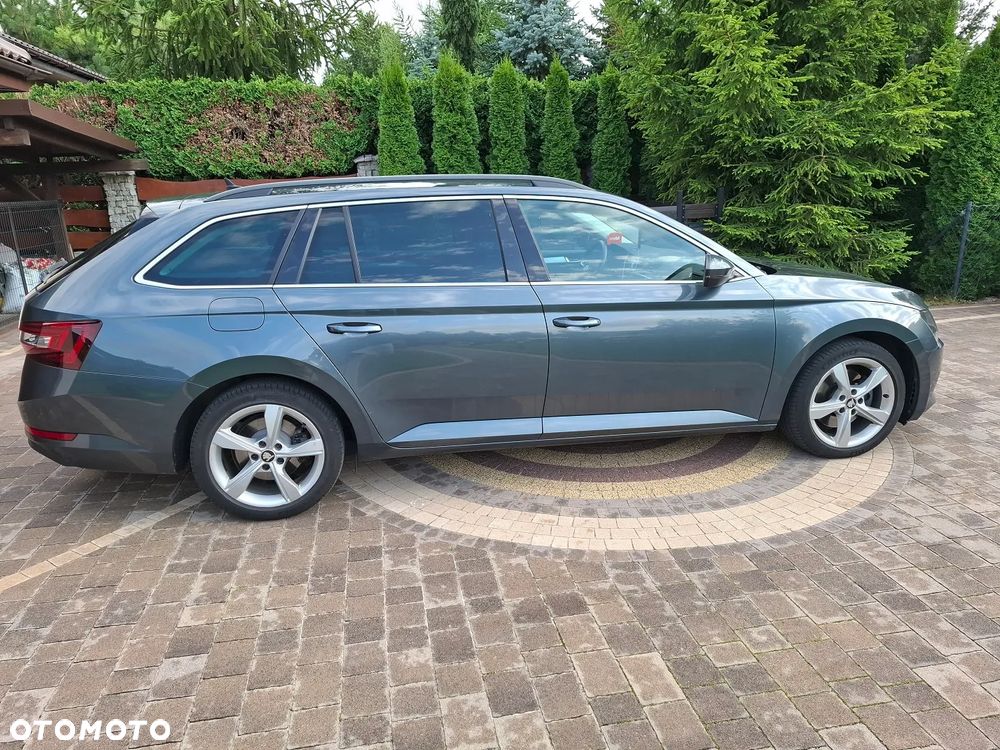 Skoda Superb 2.0 TDI DSG Ambition - 4