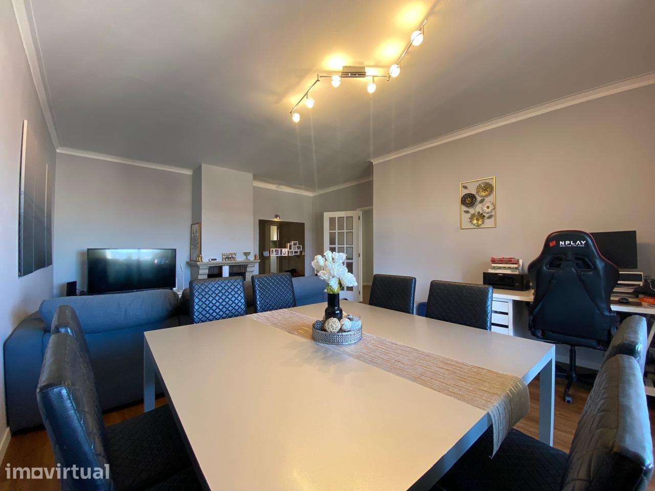 Excelente T3, todo renovado, 2 WC (1 Suíte), 116 m², garagem fechada - Grande imagem: 5/41