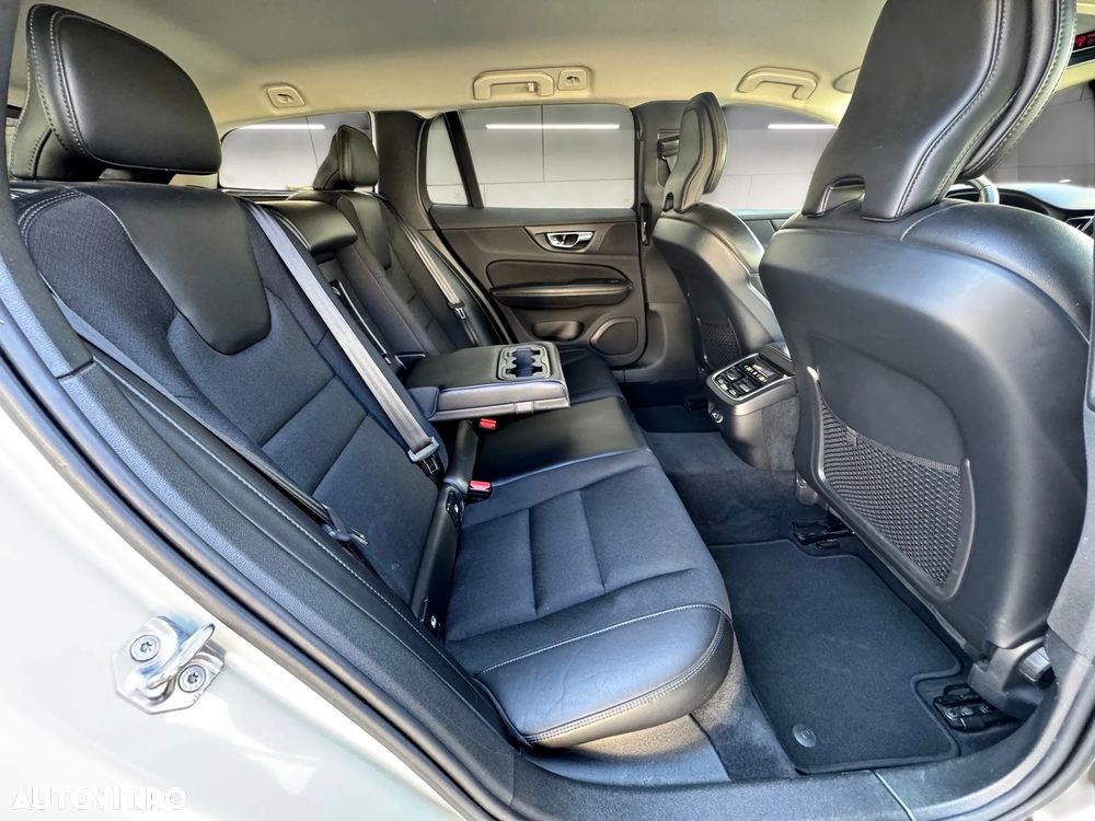 Volvo V60 D4 Momentum Pro - 8