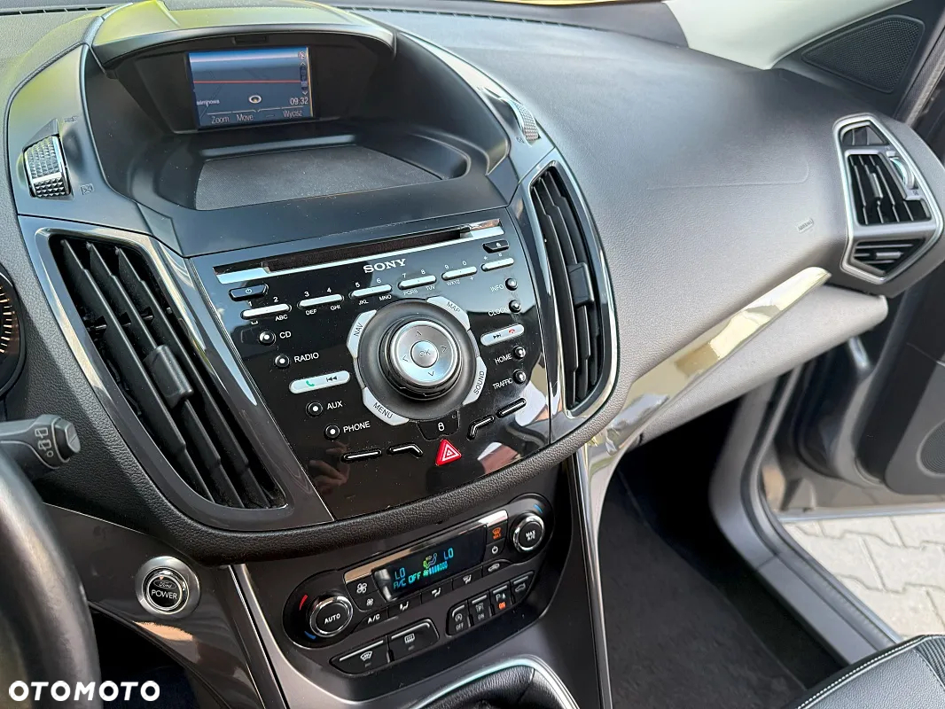 Ford Kuga 1.6 EcoBoost 2x4 Titanium - 35