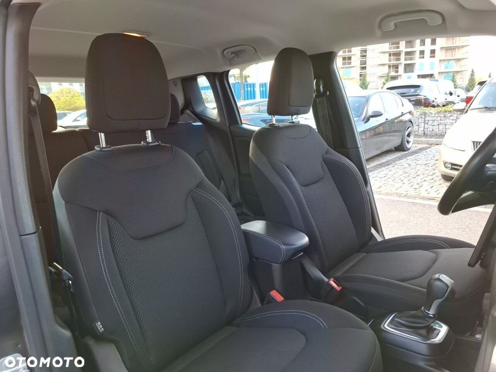 Jeep Renegade - 19