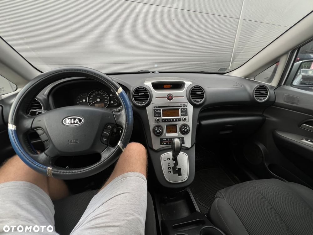 Kia Carens - 9