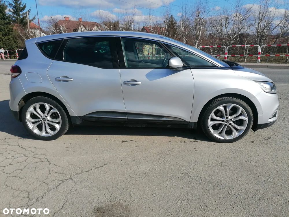 Renault Scenic - 1