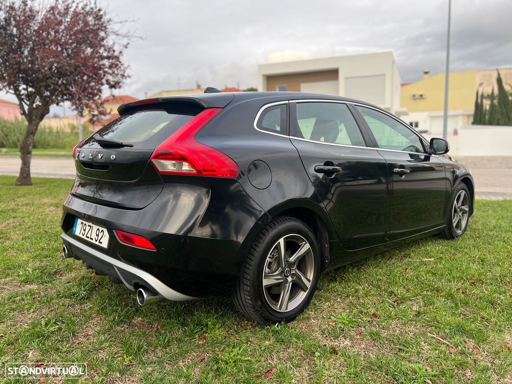 Volvo V40 D2 R Design - 11