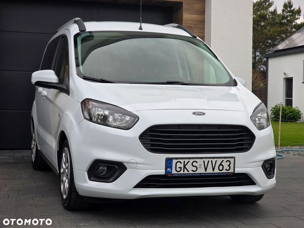 Ford Tourneo Courier 1.5 TDCi Titanium - 11