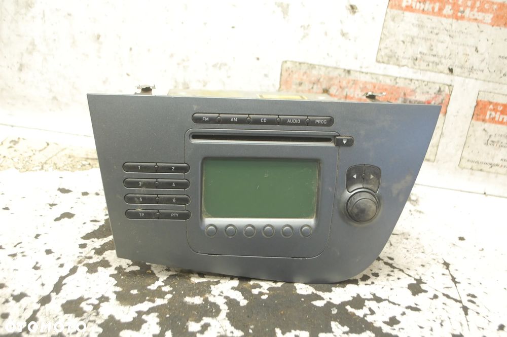 RADIO FABRYCZNE 1P0035152 SEAT LEON II - 1