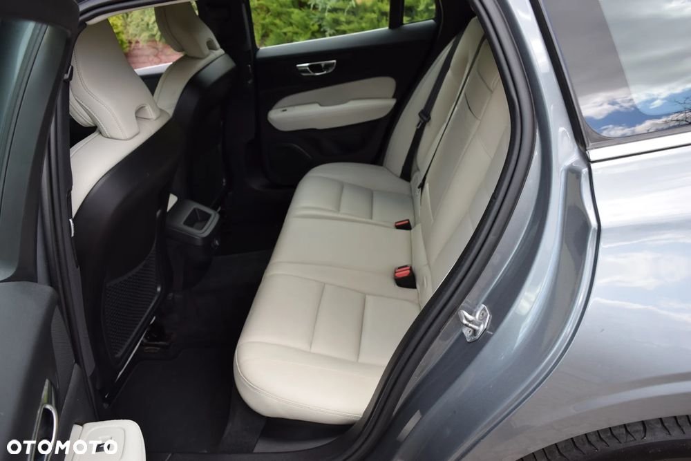 Volvo V60 D4 Drive-E Summum - 17