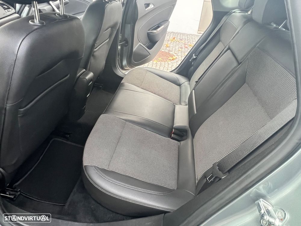 Opel Astra 1.7 CDTi Cosmo - 8
