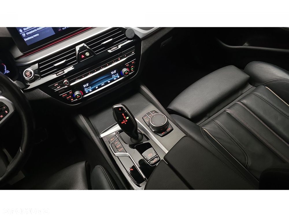BMW Seria 5 530d xDrive mHEV M Sport sport - 22