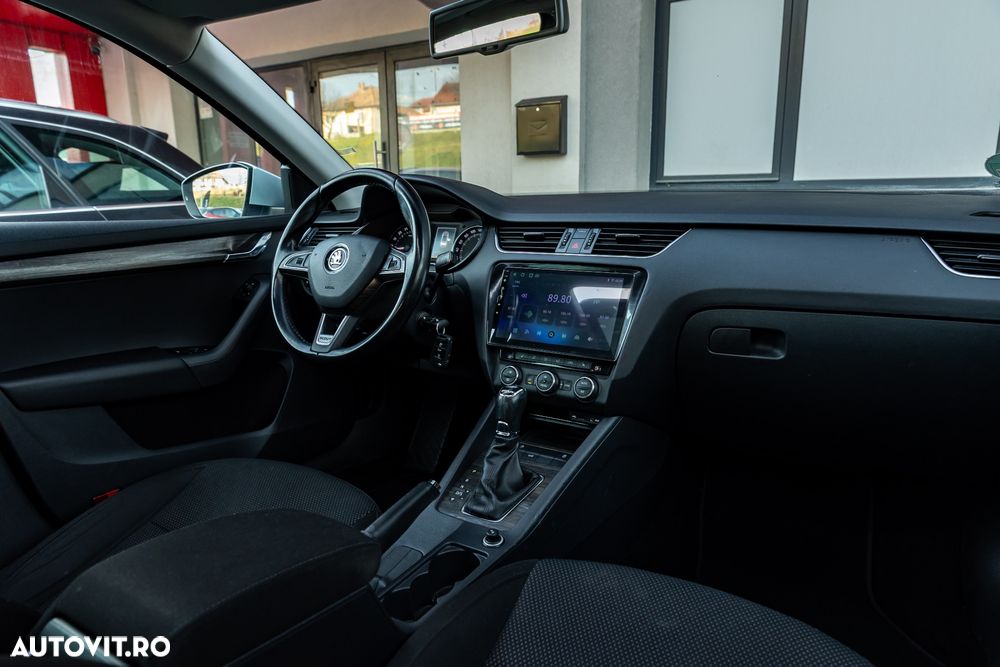 Skoda Octavia Combi 2.0 TDI (Green tec) 4x4 DSG Scout - 9