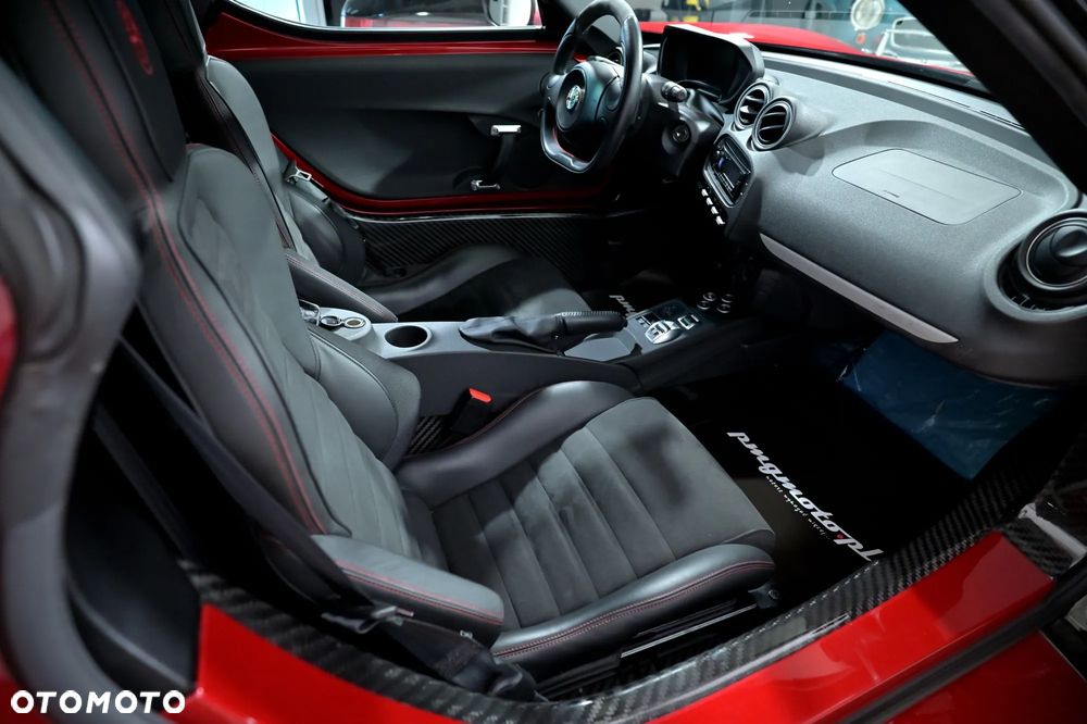 Alfa Romeo 4C - 17