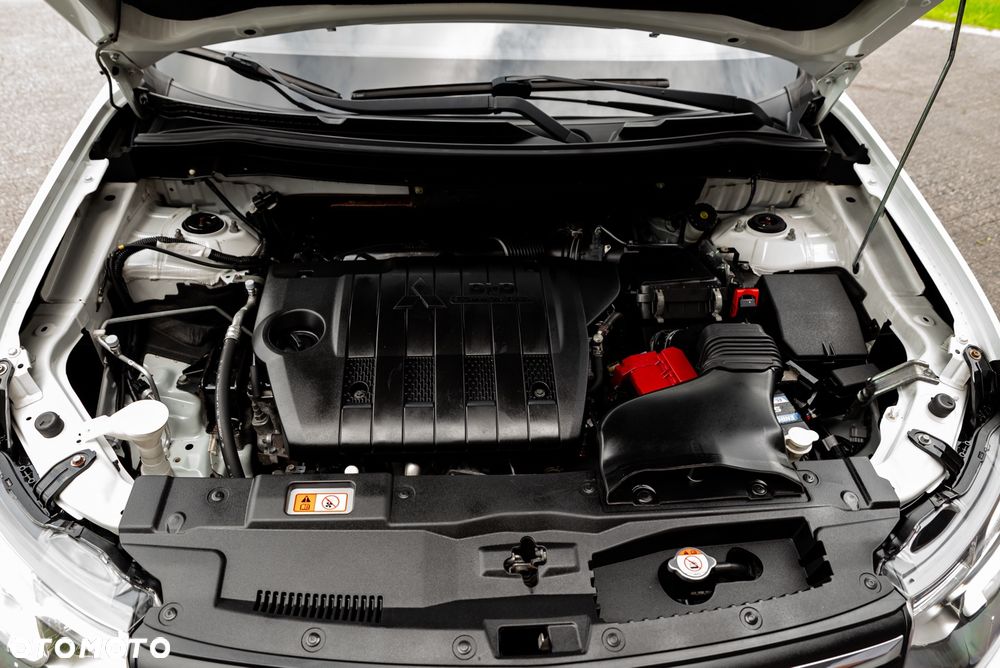 Mitsubishi Outlander 2.2 DI-D 4WD Automatik Invite - 38