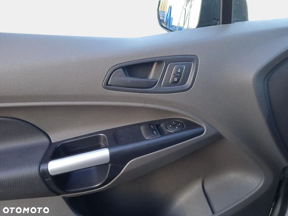 Ford Transit Connect - 28