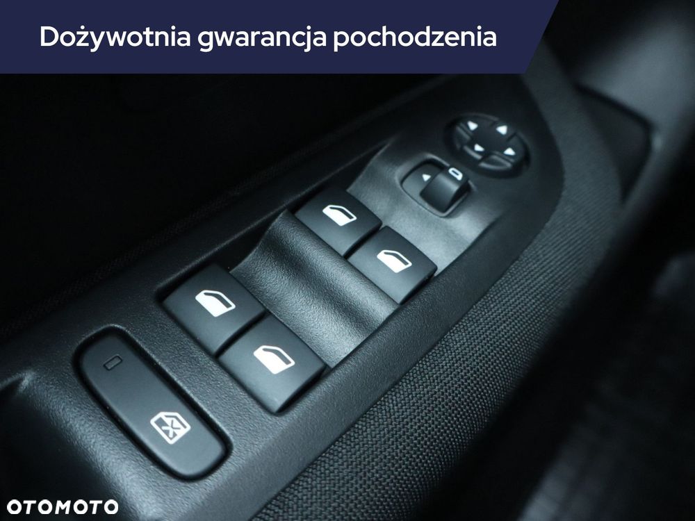 Peugeot 208 - 17