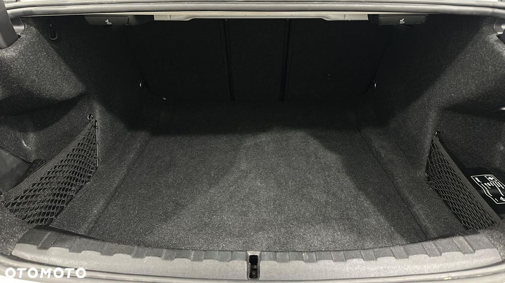 BMW Seria 3 318d - 12