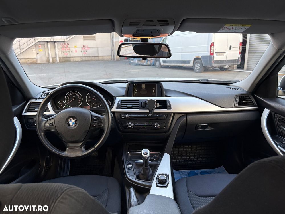 BMW Seria 3 320d - 8