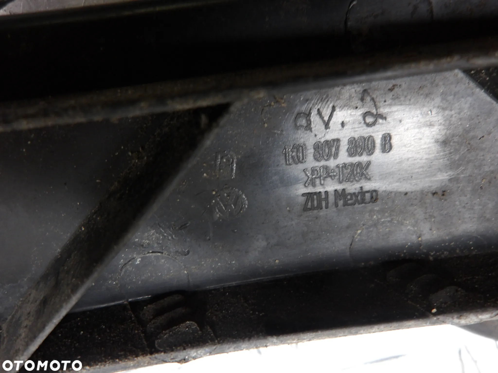VW JETTA V 05-10  ŚLIZG ZDERZAKA PRAWY PRZÓD 1K0807890B - 4