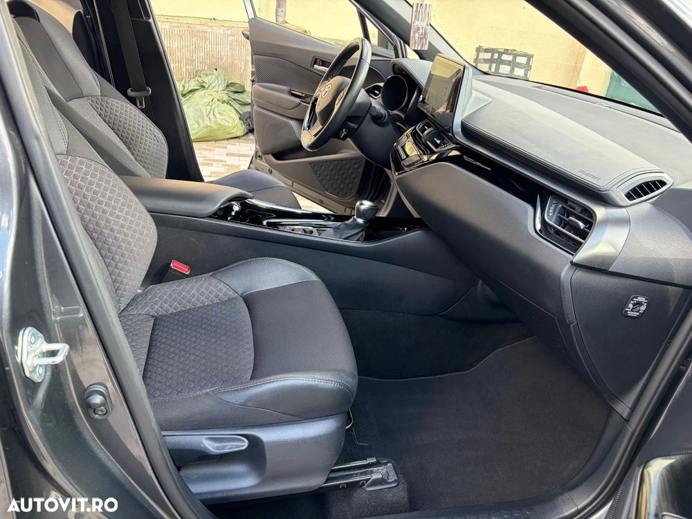 Toyota C-HR Hybrid Business-Edition - 24