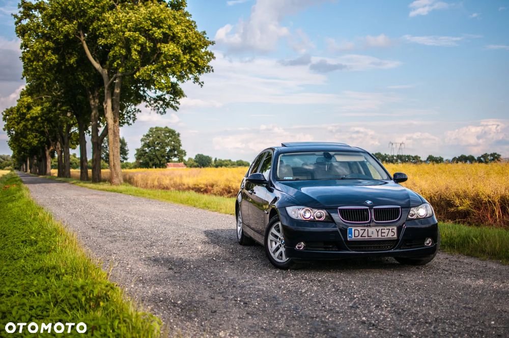 BMW Seria 3 320d DPF - 1