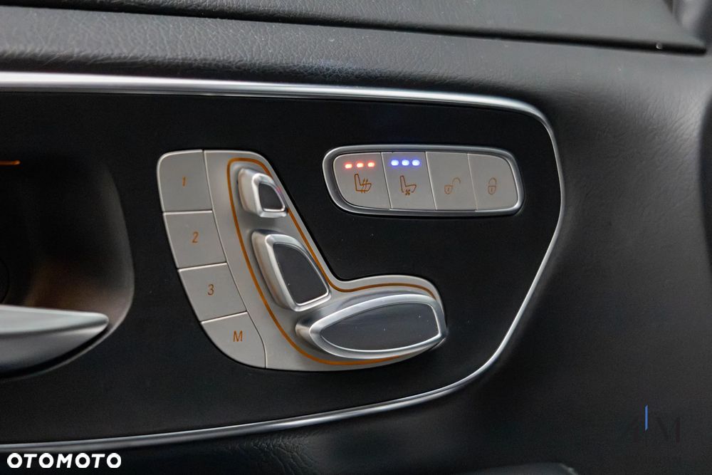 Mercedes-Benz Klasa V 300 d lang 4Matic 9G-TRONIC Avantgarde - 15