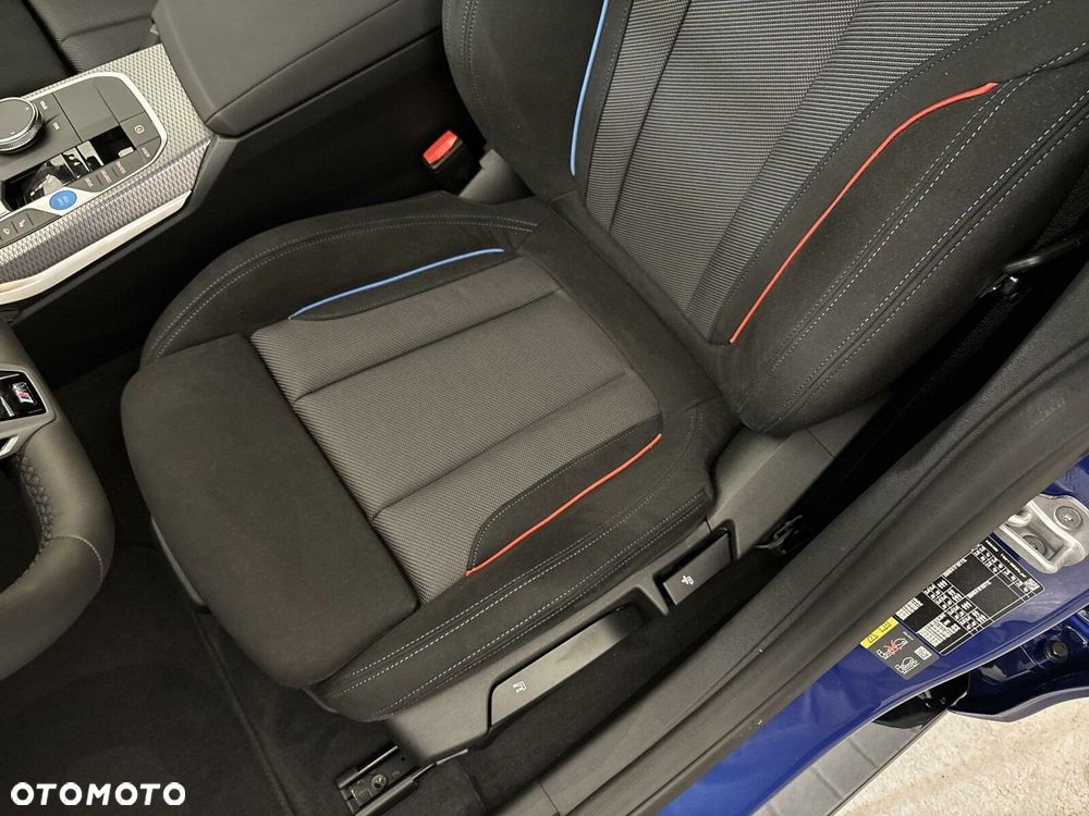 BMW i4 - 13