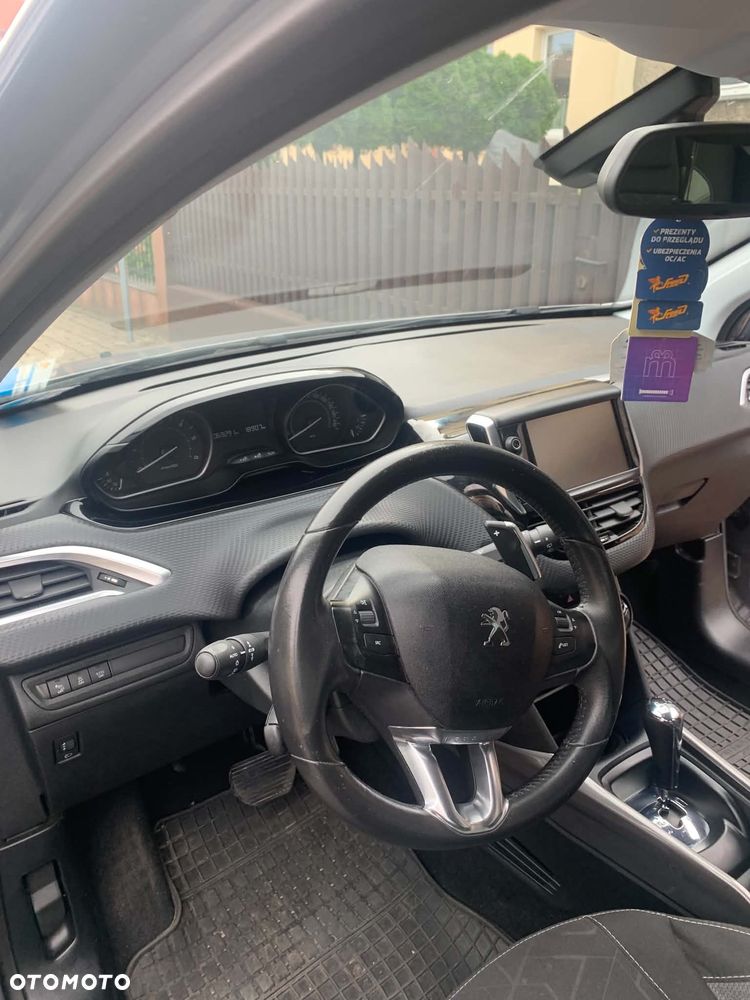 Peugeot 2008 - 9