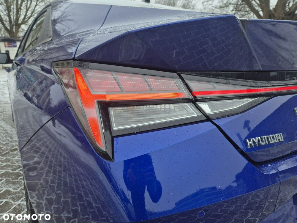 Hyundai Elantra - 32