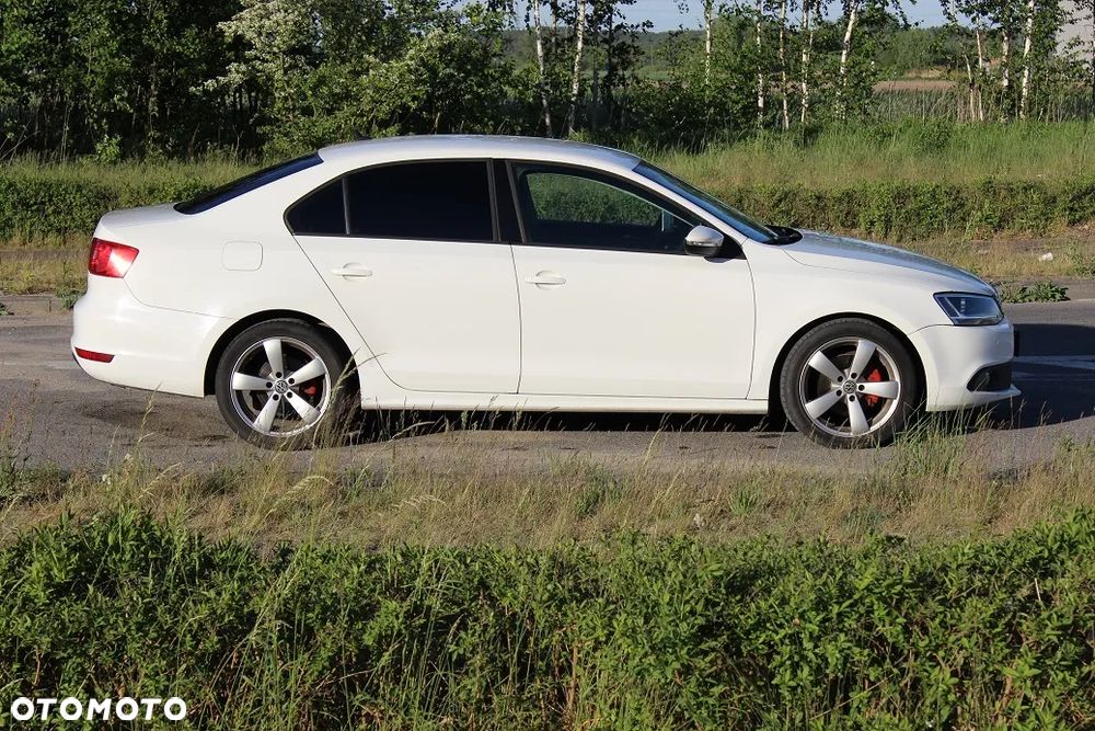 Volkswagen Jetta 2.0 TDI Comfortline - 5