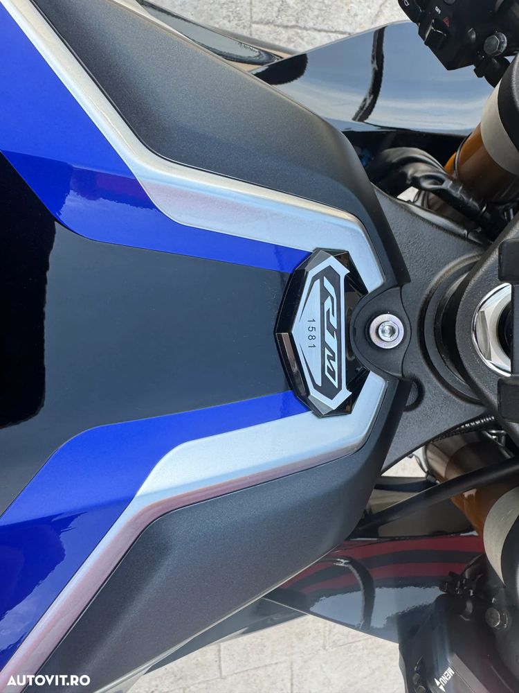 Yamaha YZF 1000 R1-M - 10