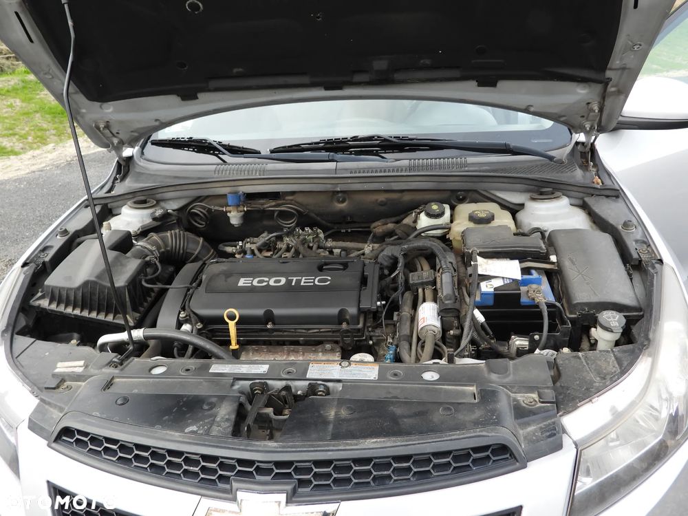 Chevrolet Cruze 1.6 - 8