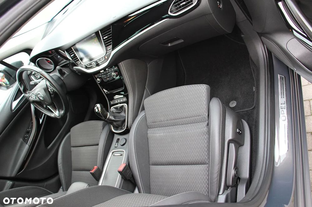 Opel Astra 1.6 CDTI Cosmo - 30